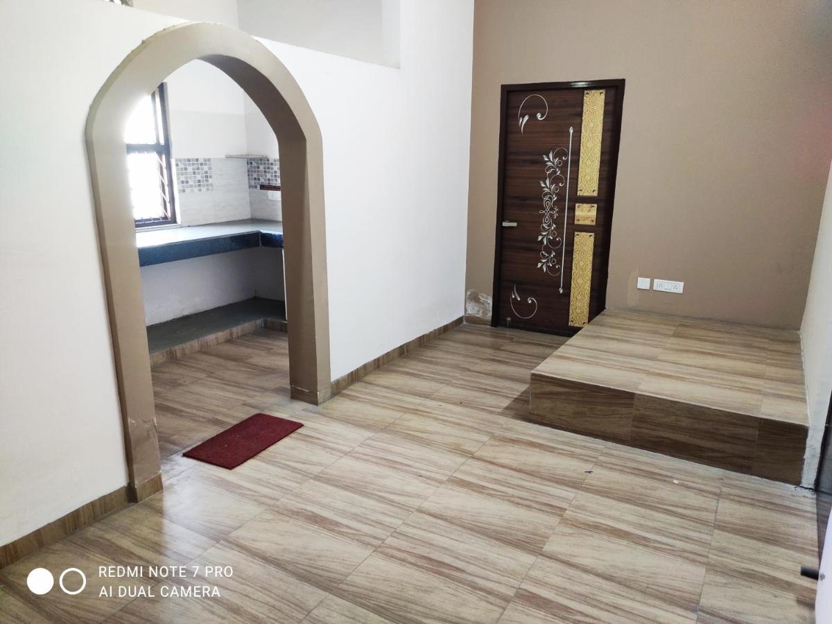 Aparthotel Yog Bhawan Greater Noida Esterno foto