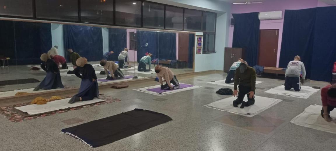Aparthotel Yog Bhawan Greater Noida Esterno foto