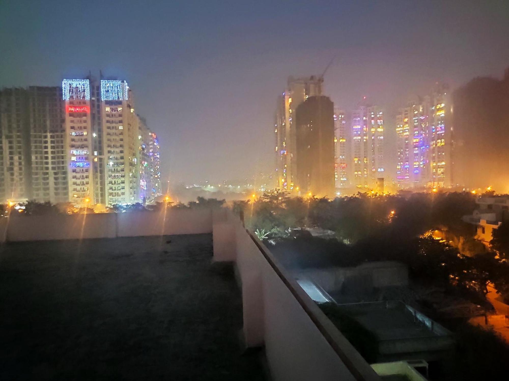 Aparthotel Yog Bhawan Greater Noida Esterno foto