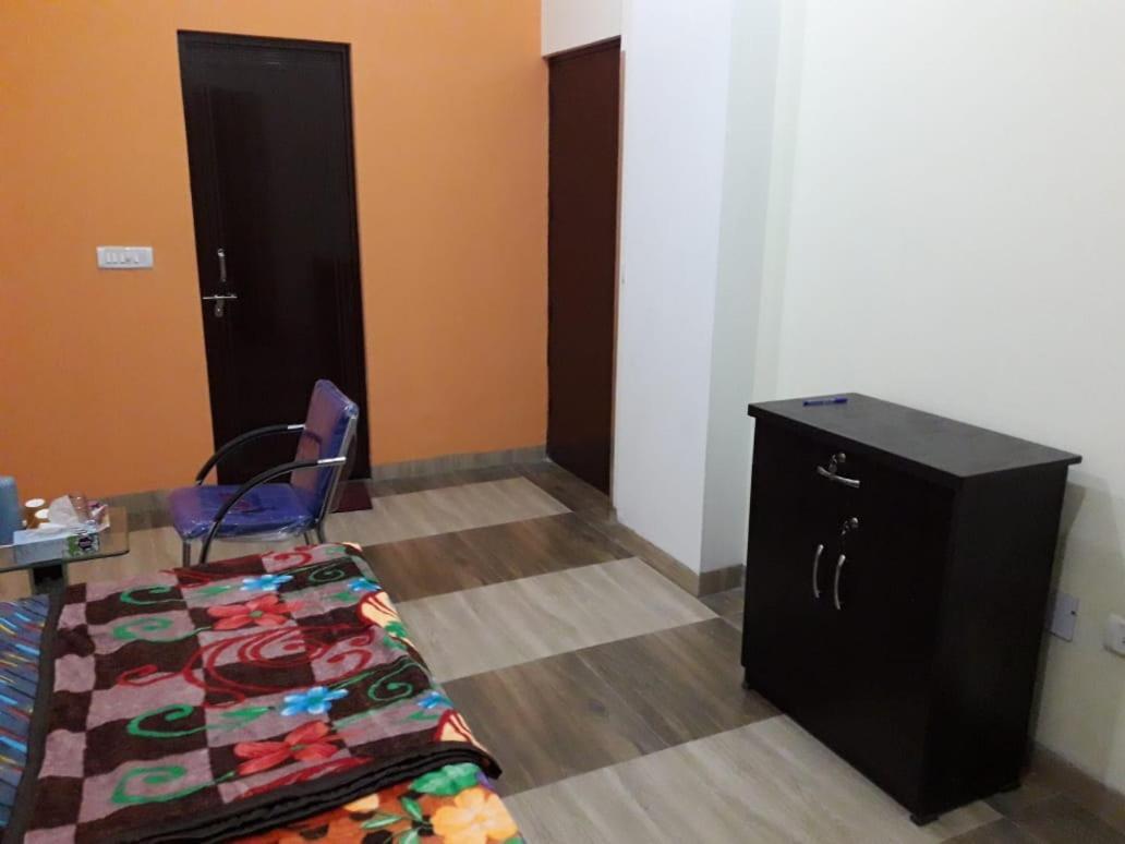 Aparthotel Yog Bhawan Greater Noida Esterno foto